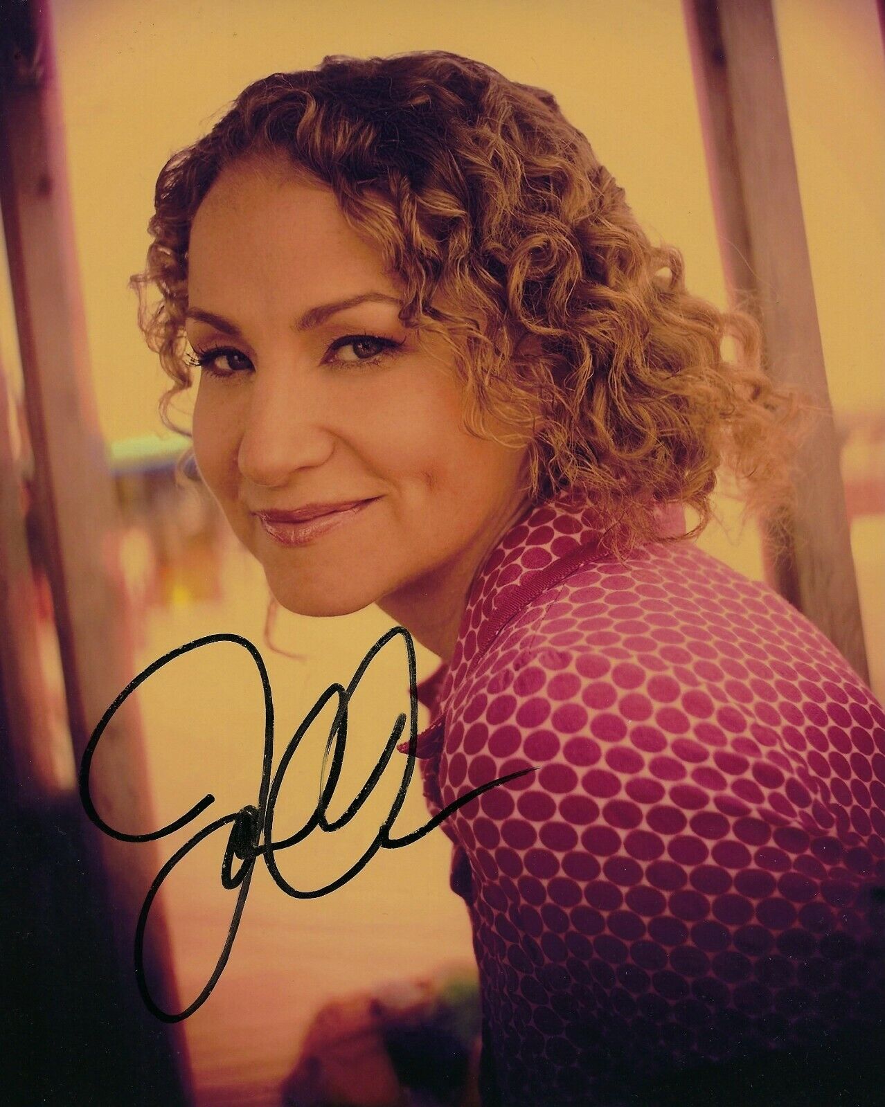 GFA One Of Us * JOAN OSBORNE * Signed Autographed 8x10 Photo Poster painting PROOF COA