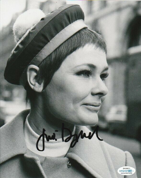 LEGENDARY ACTRESS JUDI DENCH SIGNED 8x10 Photo Poster painting! JAMES BOND ACOA COA EXACT PROOF!