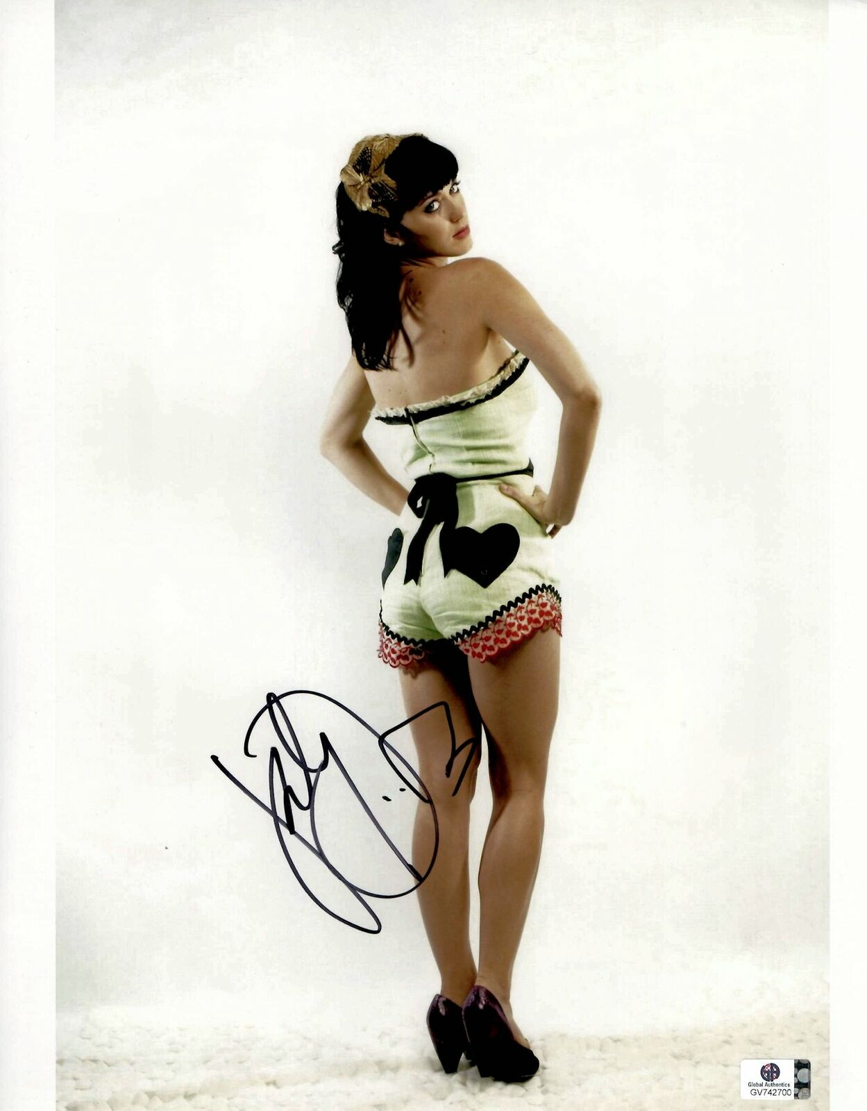 Katy Perry Signed Autographed 11X14 Photo Poster painting Sexy Legs and Heels GV742700