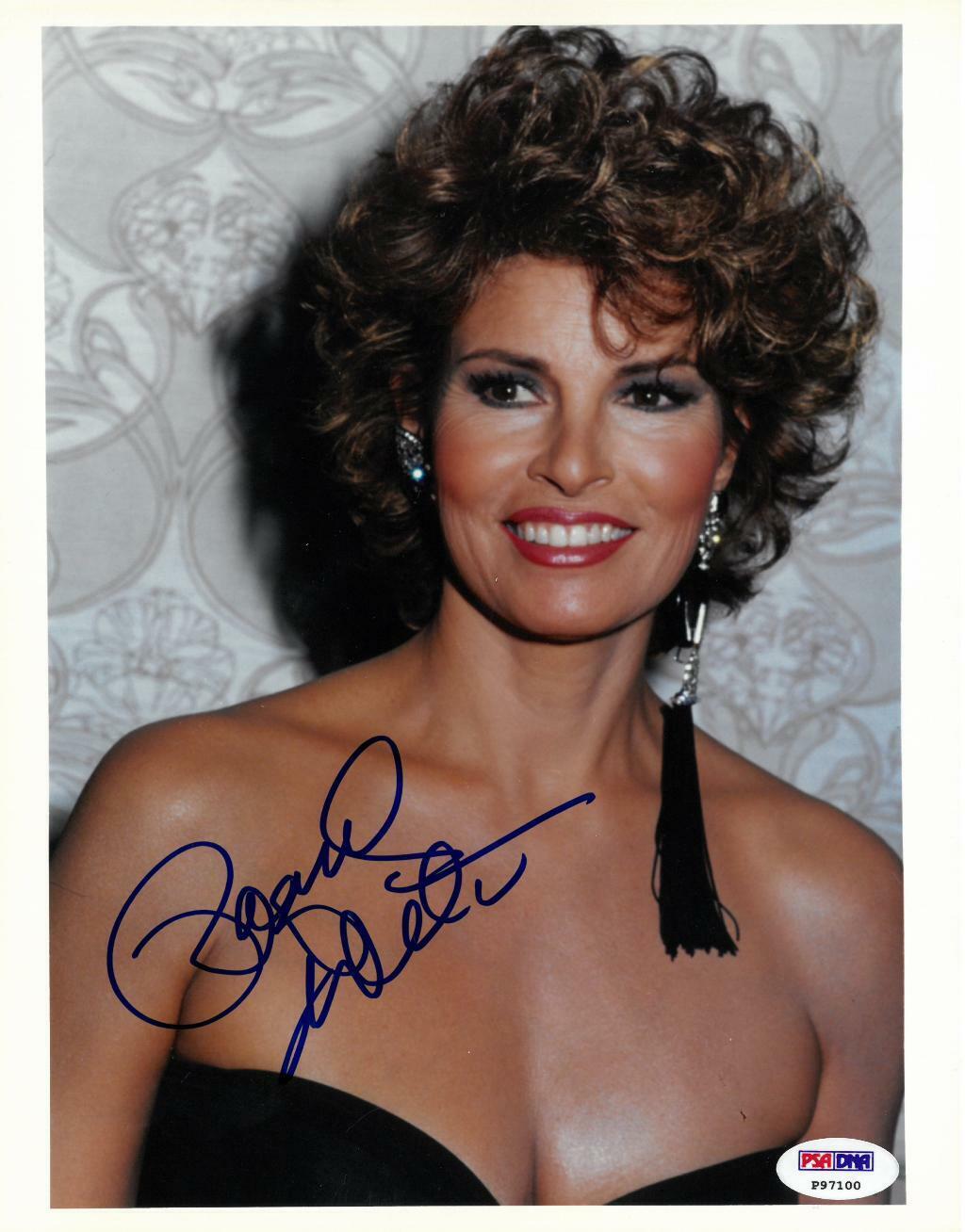 Raquel Welch Signed Authentic Autographed 8x10 Photo Poster painting PSA/DNA #P97100