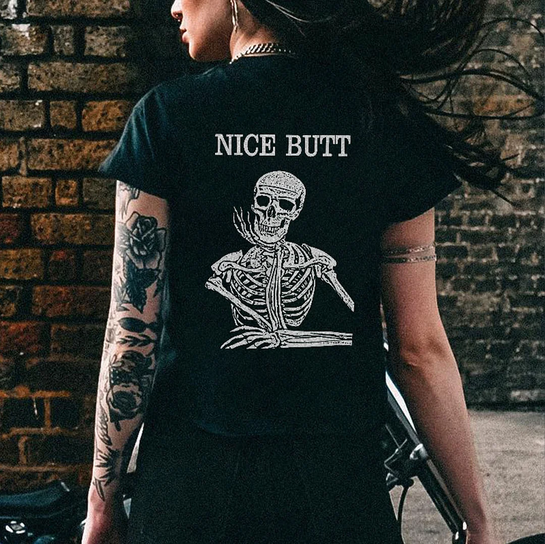 NICE BUTT Skull Chin Rest Letter  Black Print T-shirt