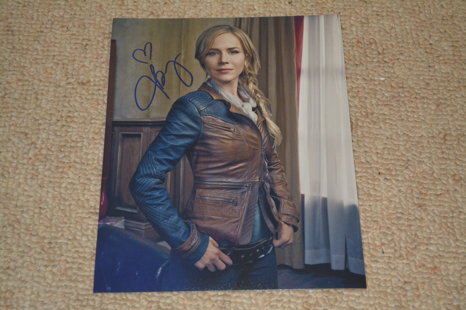 JULIE BENZ signed autograph 8x10 20x25 cm In Person DEFIANCE