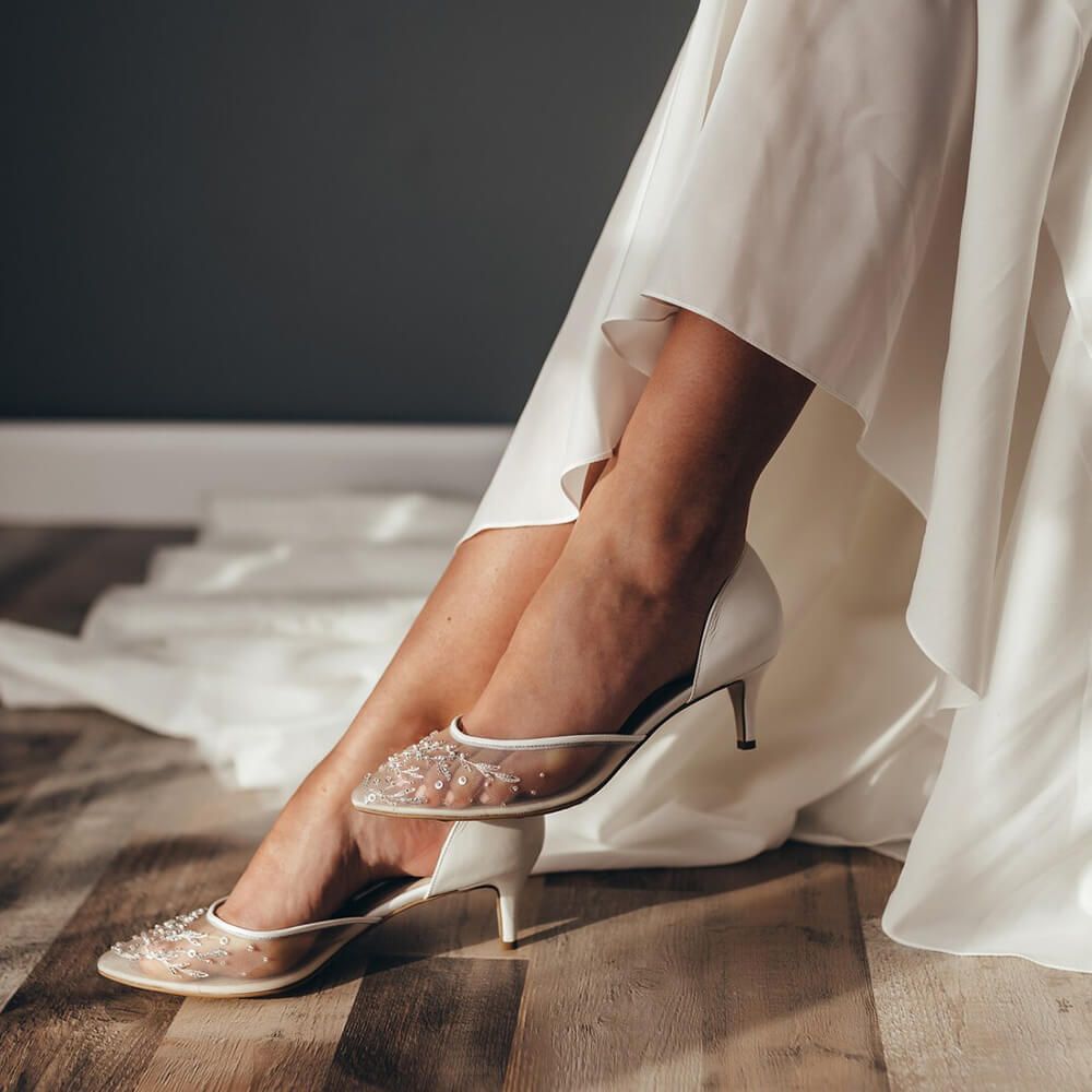 Elegant White Bridal Shoes Mesh Embroidered Pointy Toe Low-Heel Pumps Nicepairs
