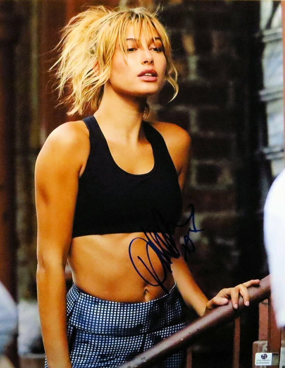 Hailey Baldwin Signed Autographed 11X14 Photo Poster painting Sexy Black Sports Bra GV830844