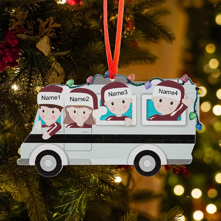  Holz Weihnachtsornament-Personalisiertes 4 Namen Ornament Weihnachten Anhänger Wohnmobil-Ausflug mit 4 Familienmitgliedern