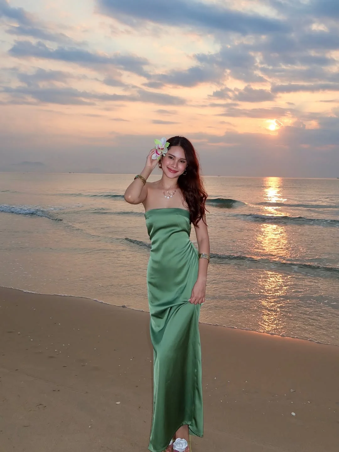 Minimalist Green Satin Sleeveless Straight Across Backless Prom Dress YK0284