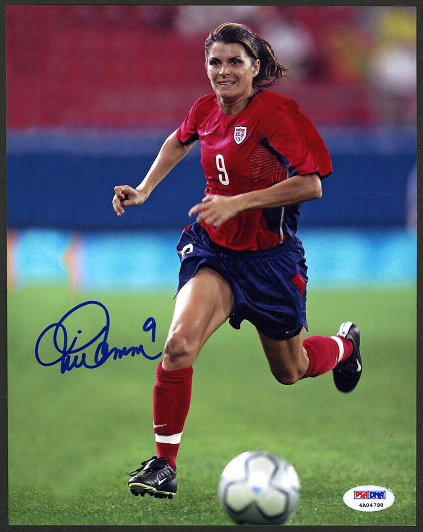 Mia Hamm SIGNED 8x10 Photo Poster painting Soccer Legend ITP PSA/DNA AUTOGRAPHED