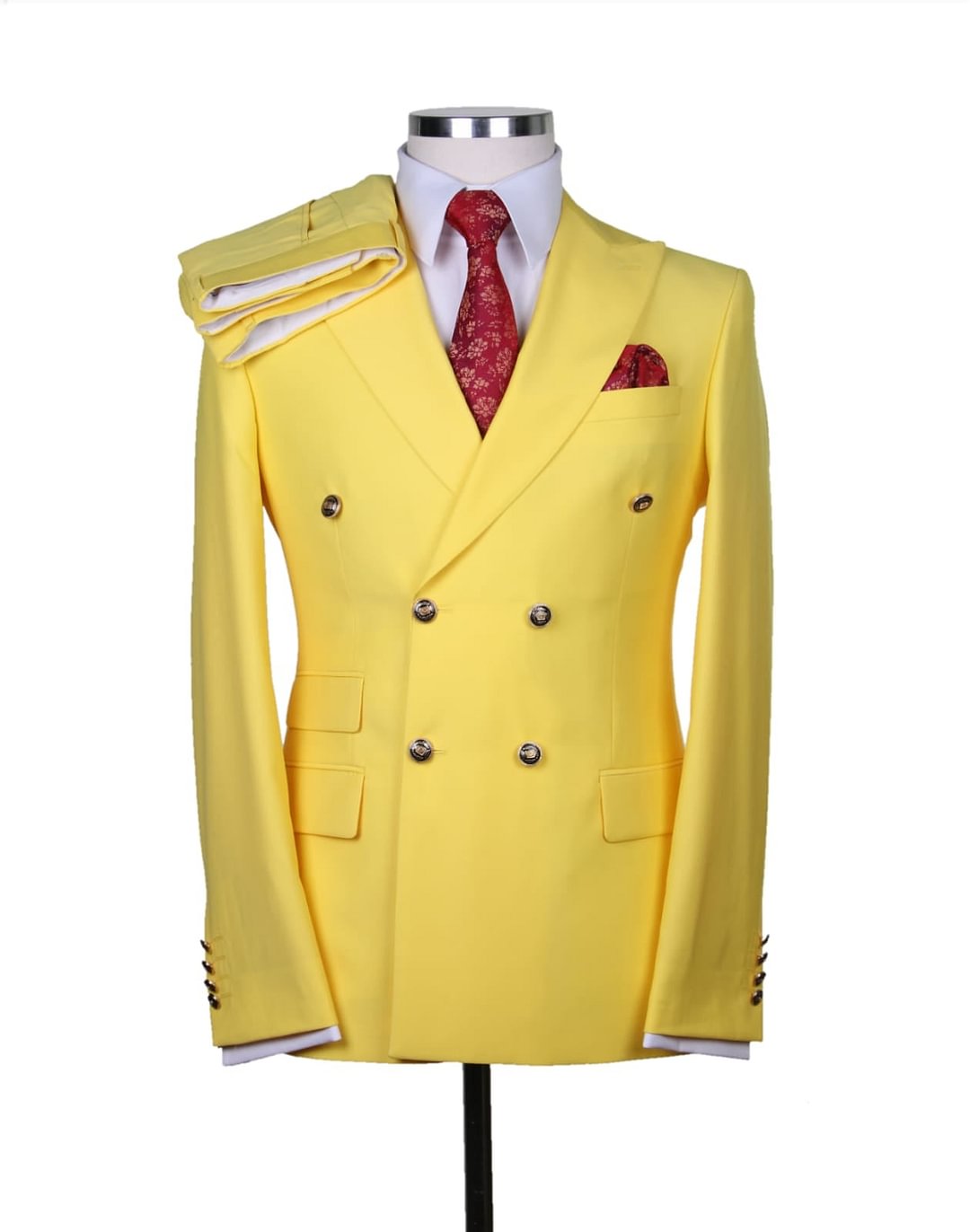 Men's yellow double breasted 2pcs suit.