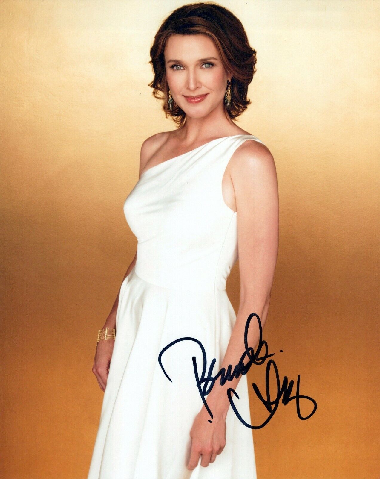 Brenda Strong glamour shot autographed Photo Poster painting signed 8x10 #2 has a lot of dings