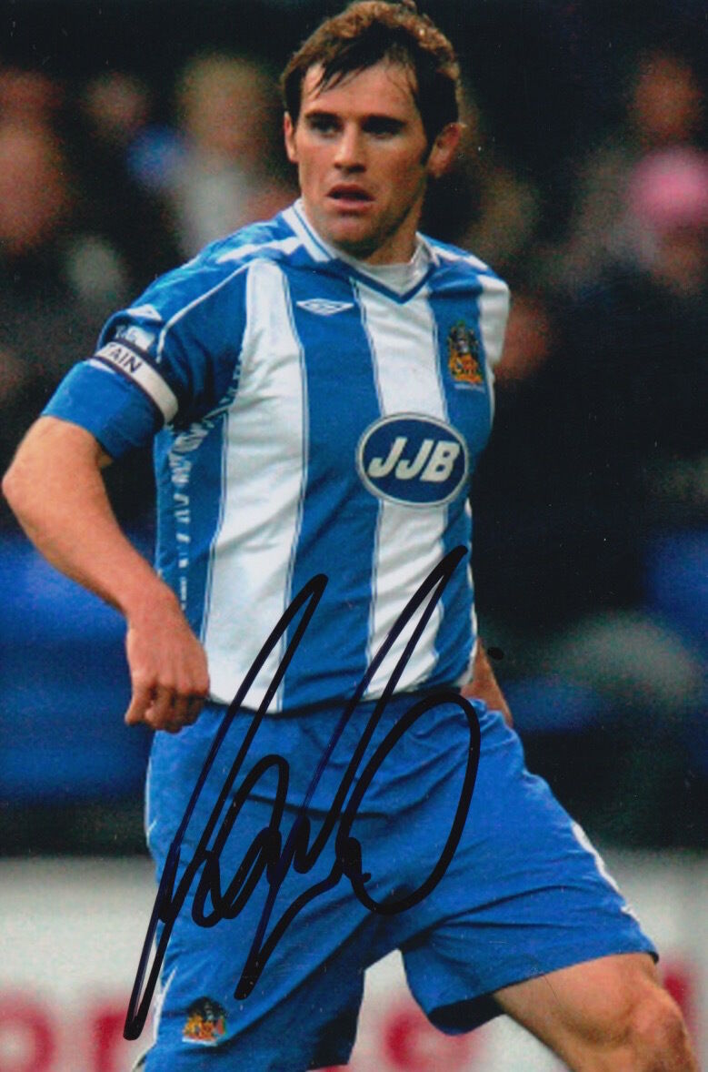 WIGAN HAND SIGNED KEVIN KILBANE 6X4 Photo Poster painting 1.