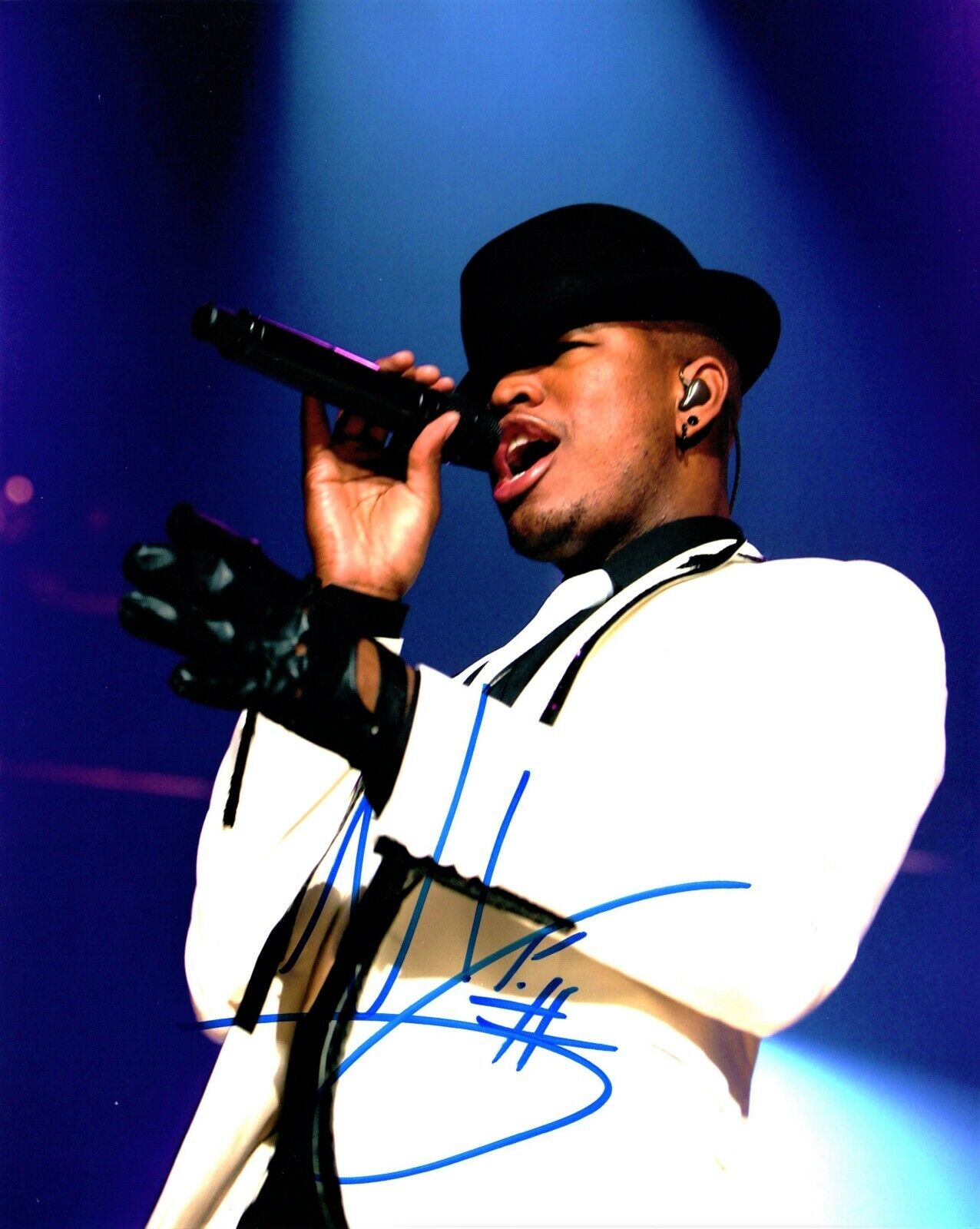 Ne-Yo Signed - Autographed R+B Singer Concert 8x10 inch Photo Poster painting Ne Yo with COA