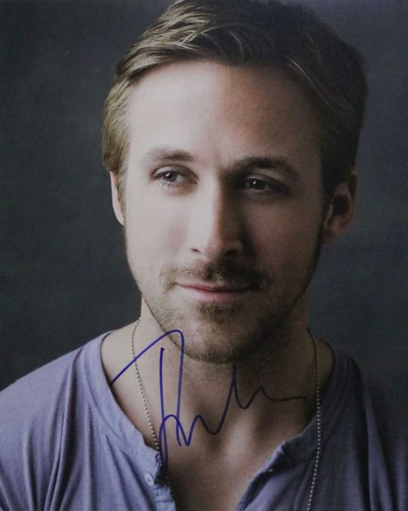 Ryan Gosling Signed Autographed Glossy 8x10 Photo Poster painting - COA Matching Holograms