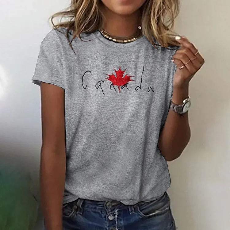 Simpfit Damen T-Shirt mit Rundhalsausschnitt und kurzen Ärmeln „Canada Maple Leaf“