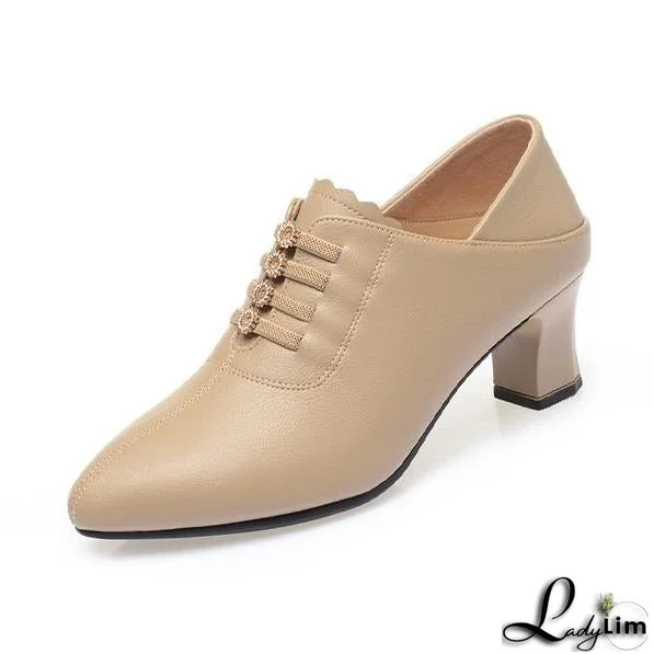 Fashionable and Minimalist winter Shoes