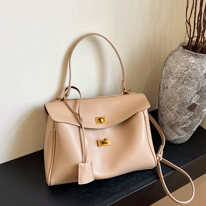 fall outfits Luxury Gold Lock Designer Handbag Brand Women's Flap Soft Leather  Top Quality Single Shoulder Large Capacity Commuter Bag Bags