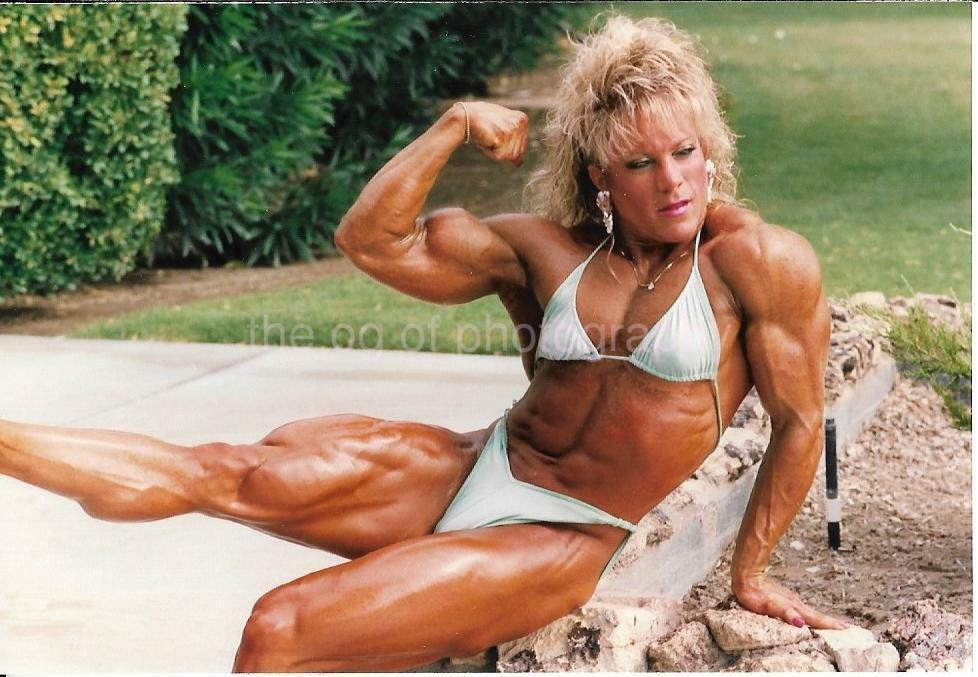 FEMALE BODYBUILDER 80's 90's FOUND Photo Poster painting Color MUSCLE GIRL Original EN 111 10 C