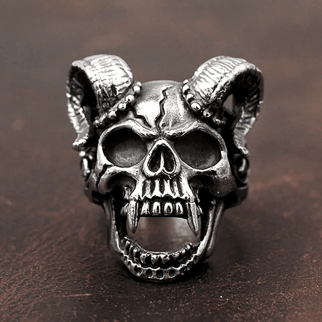 Coutureaura Occult Goat Horned Vampire Skull Ring