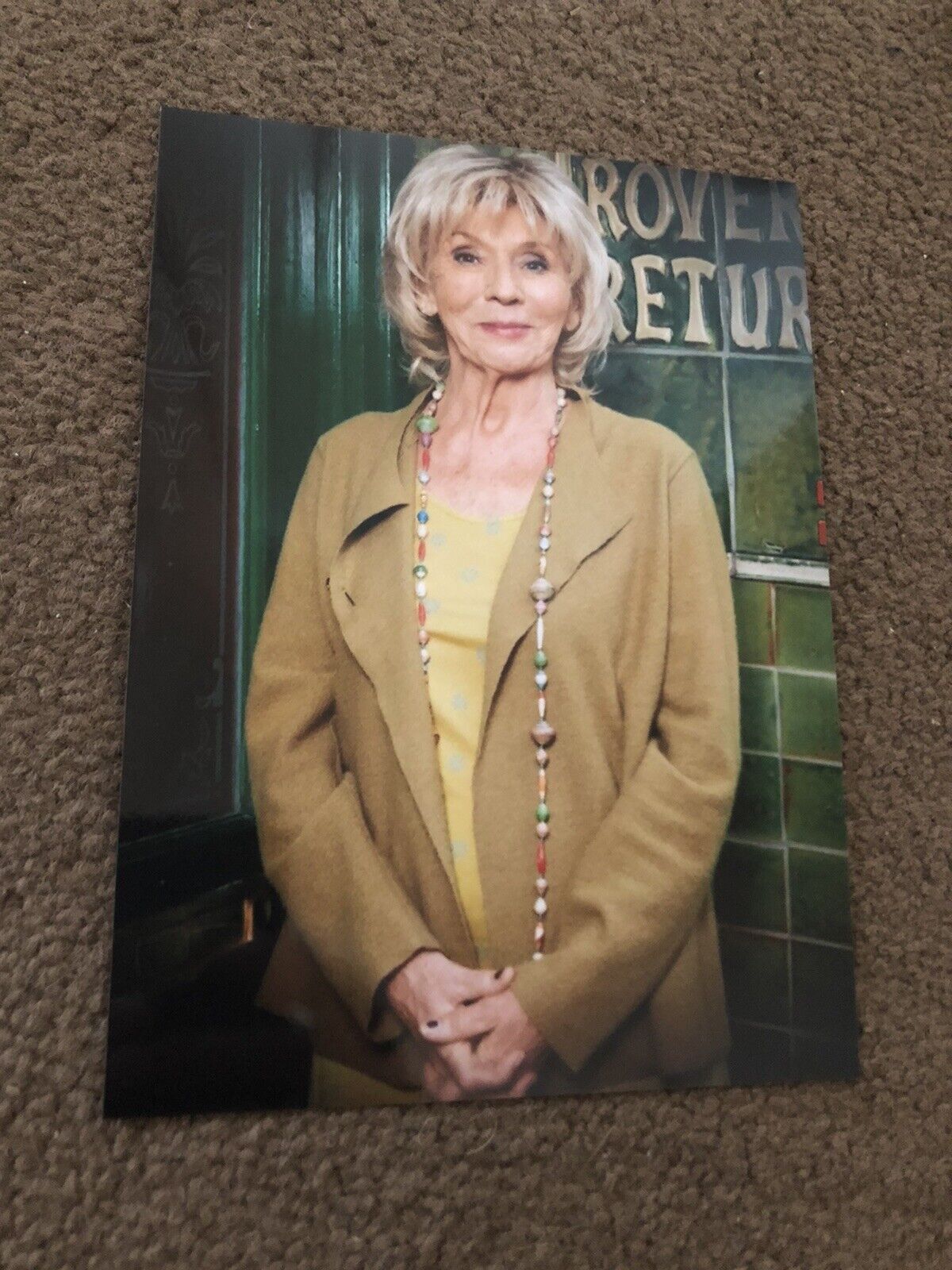 SUE JOHNSTON (CORONATION STREET) UNSIGNED Photo Poster painting- 7x5”