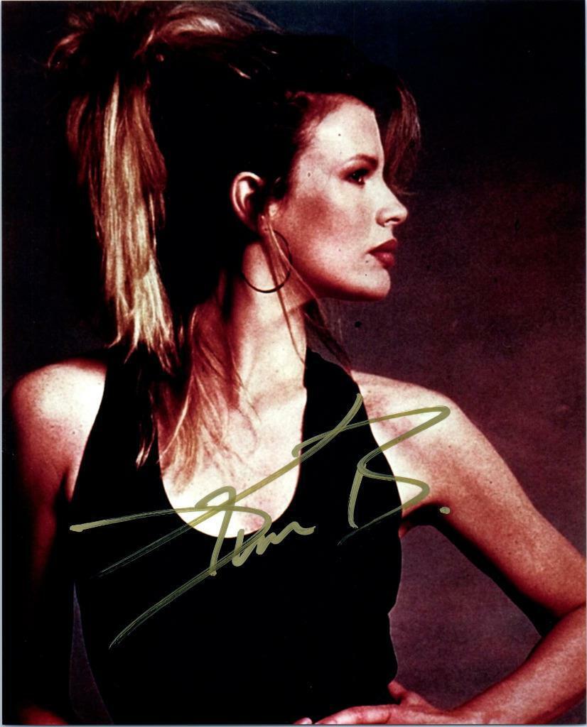 Kim Basinger signed 8x10 Photo Poster painting with COA autographed Picture very nice