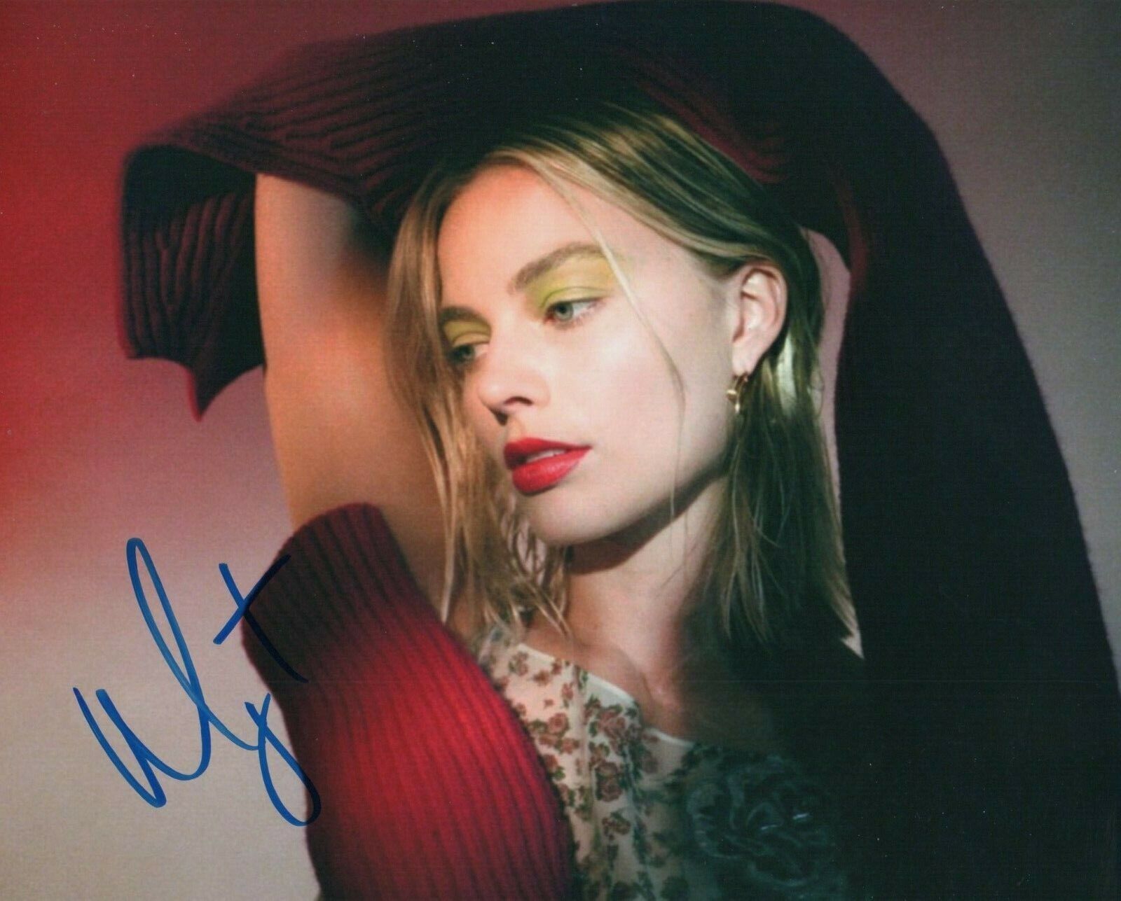 Autographed Margot Robbie signed 8 x 10 Photo Poster painting Great Condition