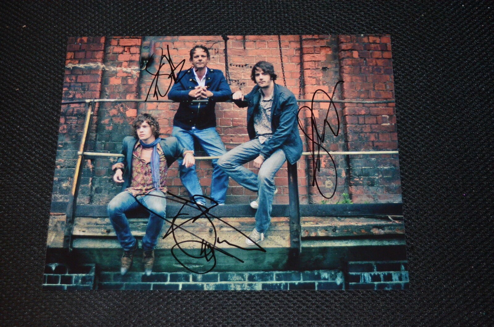 THE BREW signed autograph 8x10 (20x25 cm) In Person full band BRITISH ROCK BAND