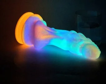 Glow in Dark Fantasy Dildo Suction cup Sex Toys for Women Men Colourful Glowing Huge Dragon Monster Butt Plug Adult Vaginal Anal Sex Toy Glow in Dark Fantasy Dildo Suction cup Sex Toys for Women Men Colourful Glowing Huge Dragon Monster Butt Plug Adult Vaginal Anal Sex Toy