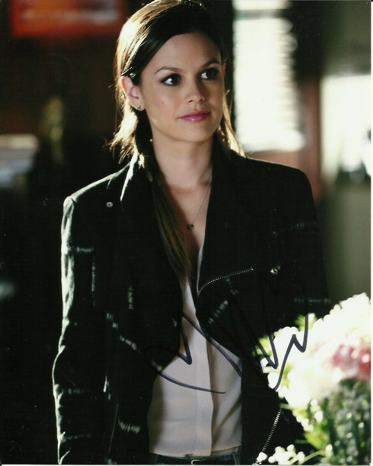 RACHEL BILSON SIGNED HART OF DIXIE Photo Poster painting UACC REG 242