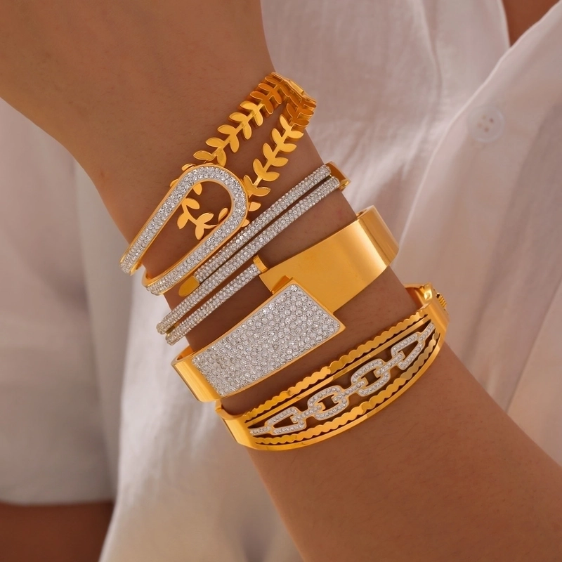 Casual Elegant Minimalist Geometric 304 Stainless Steel 18K Gold Plated Rhinestones Bangle In Bulk