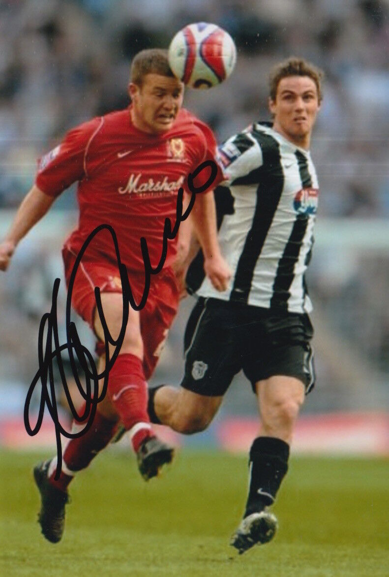 MK DONS HAND SIGNED ALAN NAVARRO 6X4 Photo Poster painting 1.