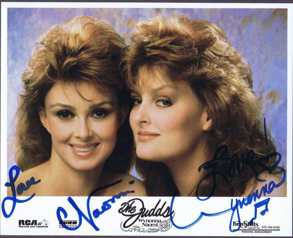 NAOMI & WYNONA JUDDS AUTOGRAPHED SIGNED Photo Poster painting (8X10) GORGEOUS Photo Poster painting 7999