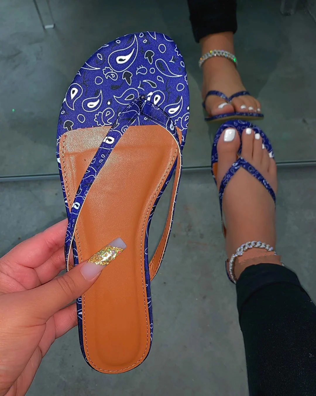 Qengg Size 41 42 Women Pinch Slippers 2020 Summer Classic New Flip Flops Luxury Shoes Women Designers Beach Outside Summer Shoes