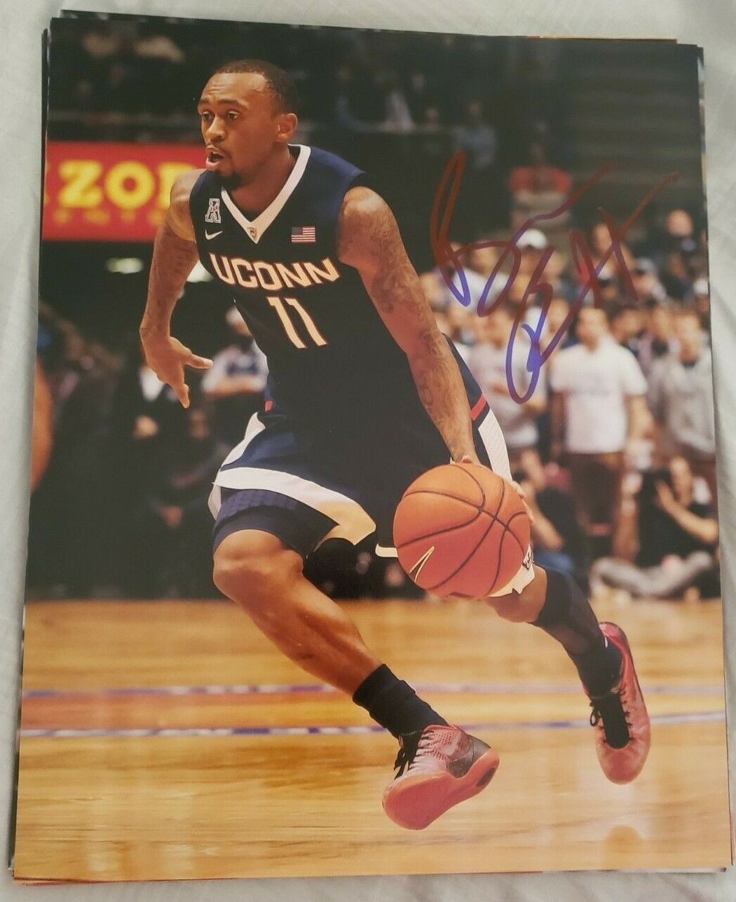 RYAN BOATRIGHT CONNECTICUT HUSKIES SIGNED AUTOGRAPHED 8X10 Photo Poster painting W/COA 0