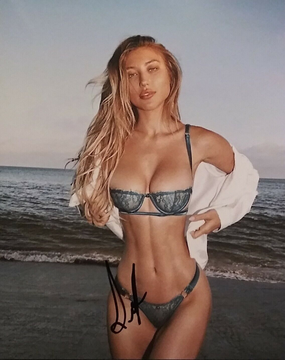 Stefanie gurzanski signed 8 x 10