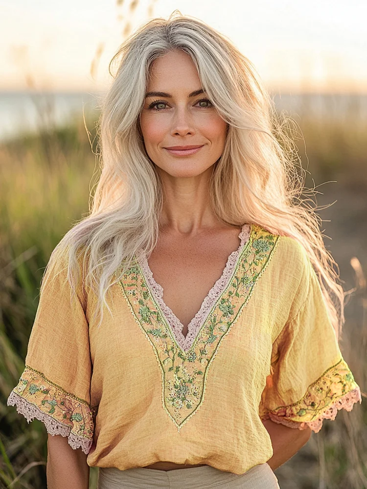 Women's Bohemian Retro Flowers Linen Blend  T-shirt