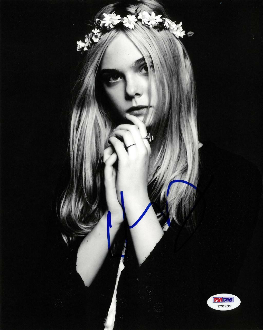 Elle Fanning Signed Authentic Autographed 8x10 B/W Photo Poster painting PSA/DNA #Y70735