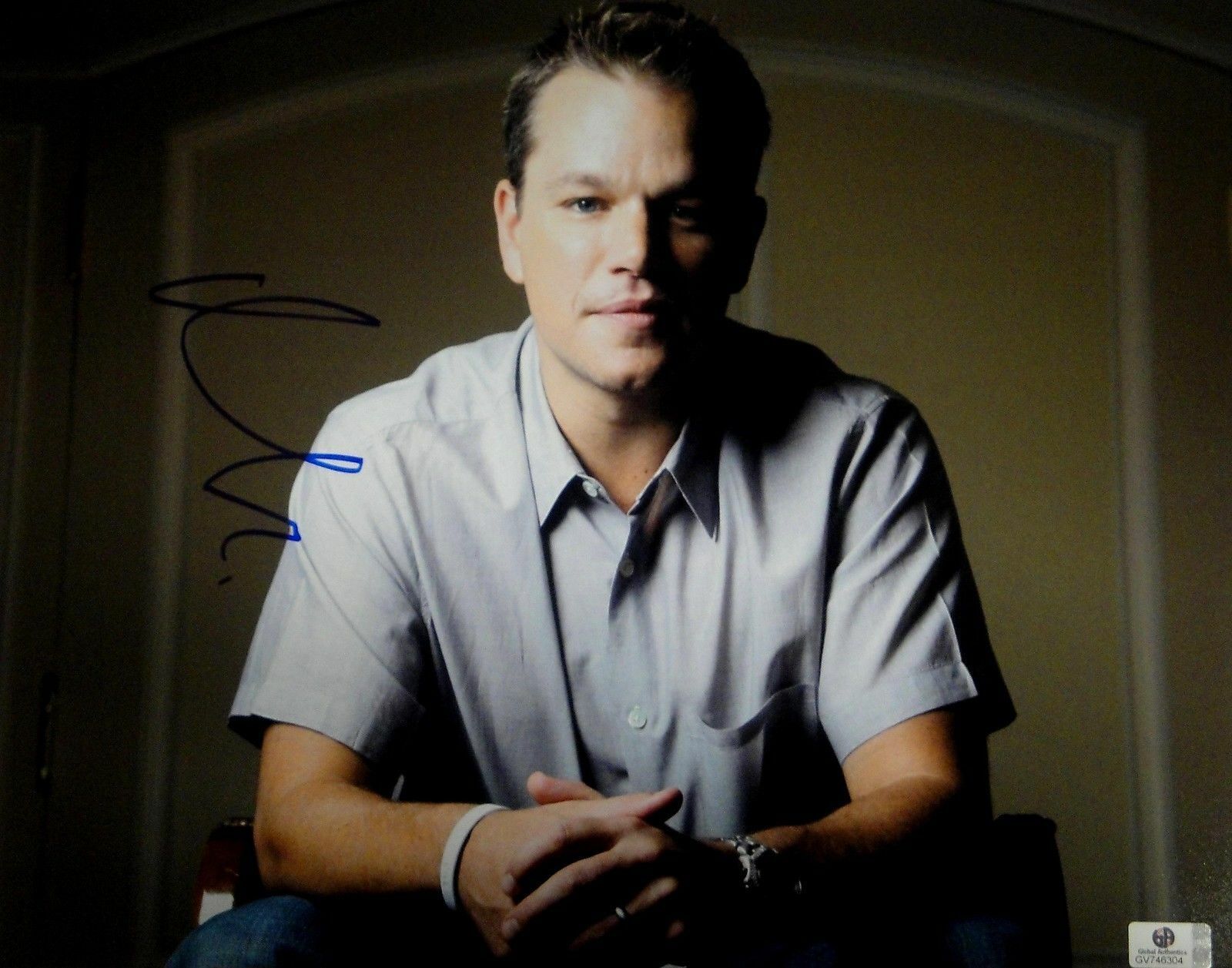 Matt Damon Hand Signed Autographed 11x14 Photo Poster painting Sexy Sitting JSA T60152