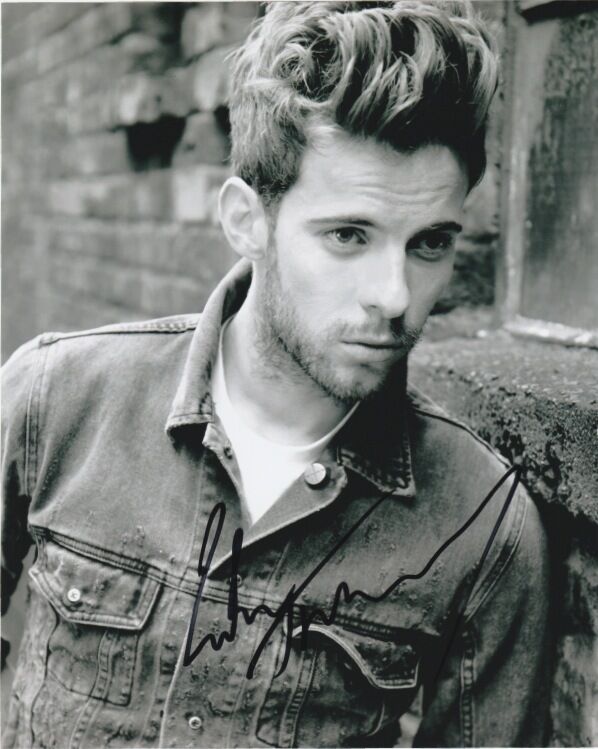 Luke Treadaway Autographed Signed 8x10 Photo Poster painting COA