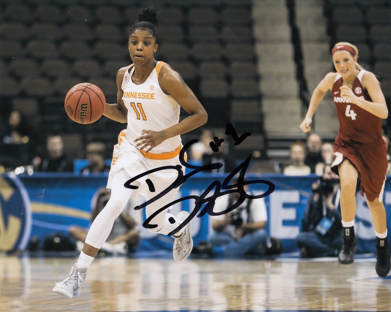 DIAMOND DESHIELDS signed (TENNESSEE LADY VOLS) WNBA *CHICAGO SKY* 8X10 W/COA #3