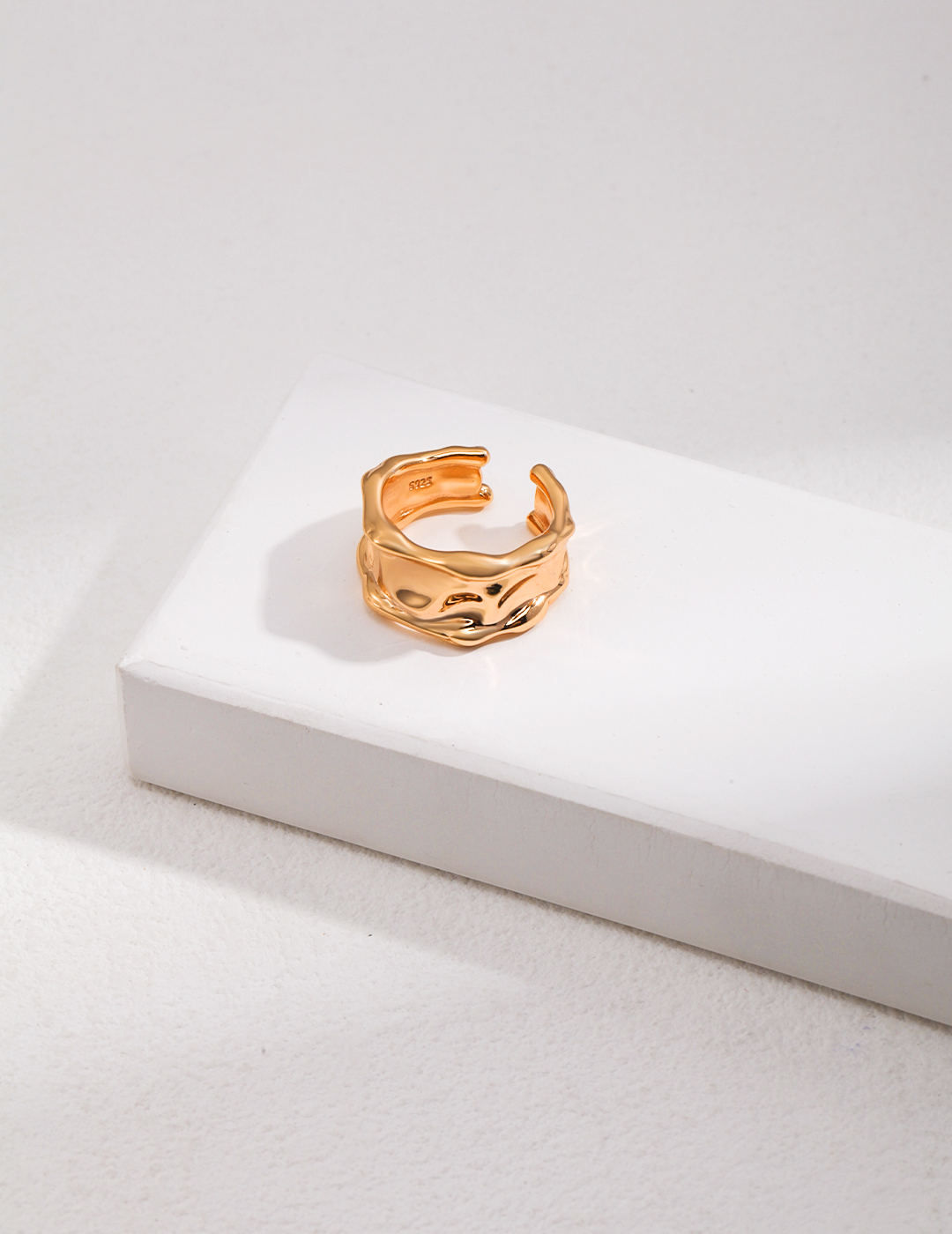 Wide Band Ring 