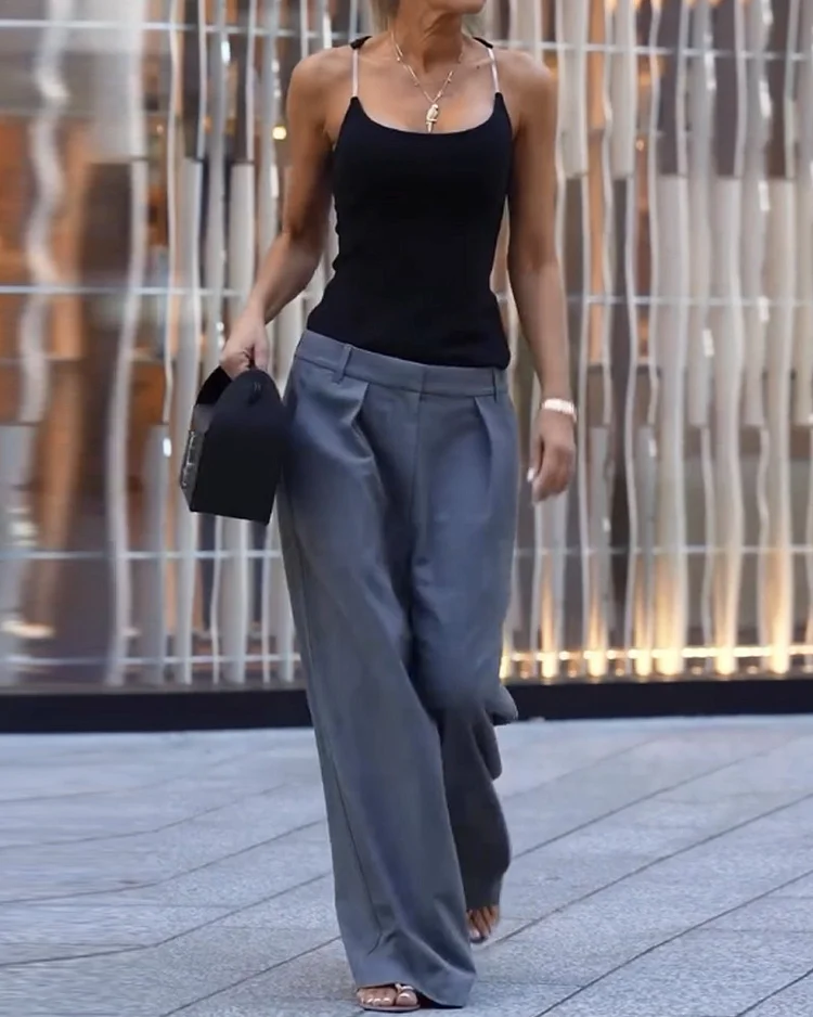 Sleeveless solid color two piece suit
