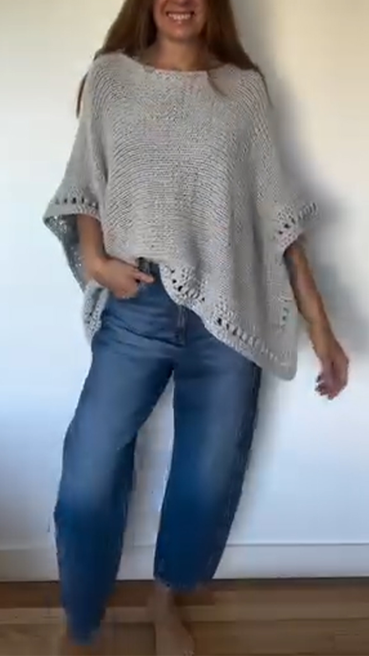 Γυναικείο πλεκτό casual μπλουζάκι με στρογγυλή λαιμόκοψη και κοίλο ντεκολτέ