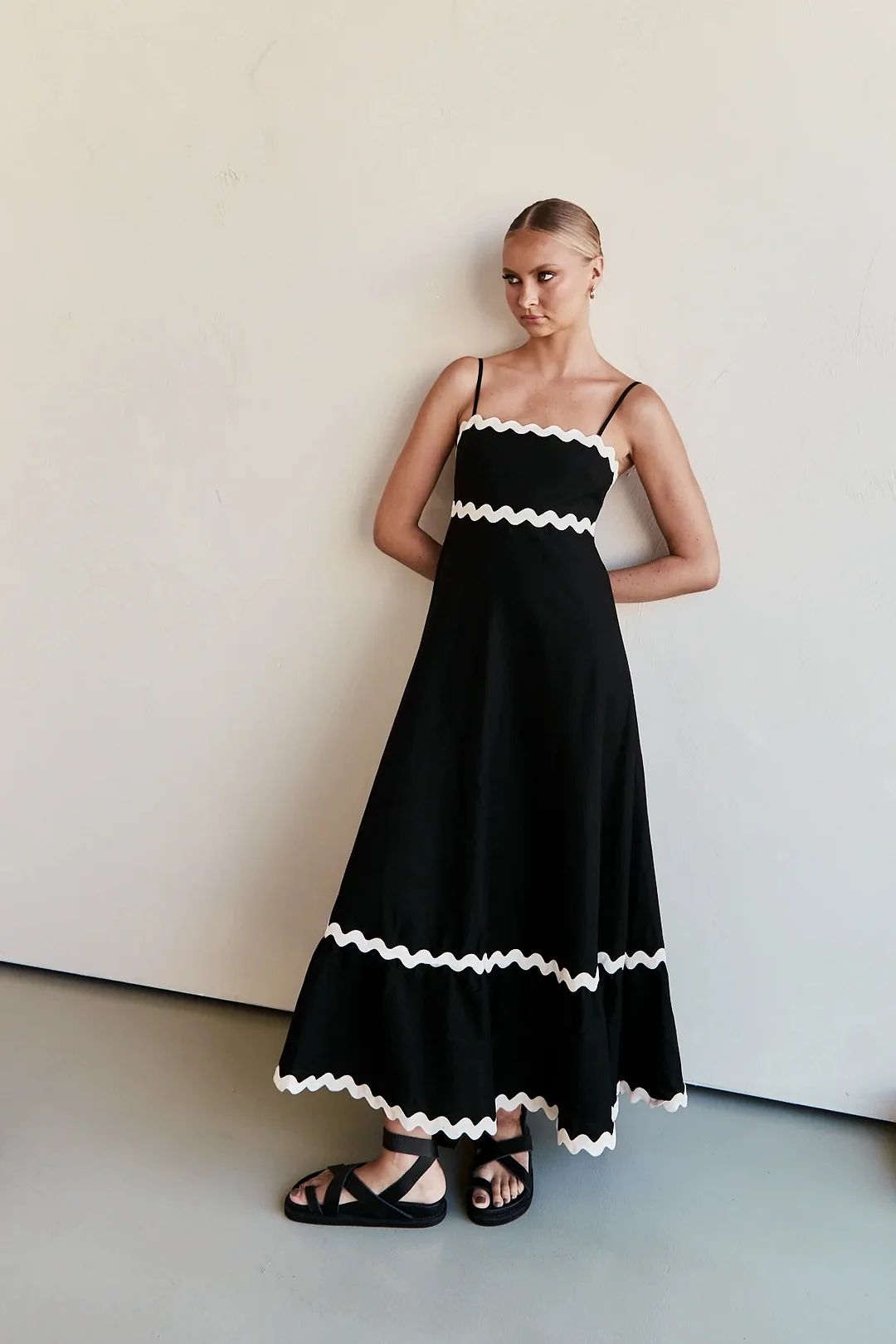 Zingj Zingj Summer New Solid Color Lace Stitching With Elegant Strapless Oversized Hem Dress-88106