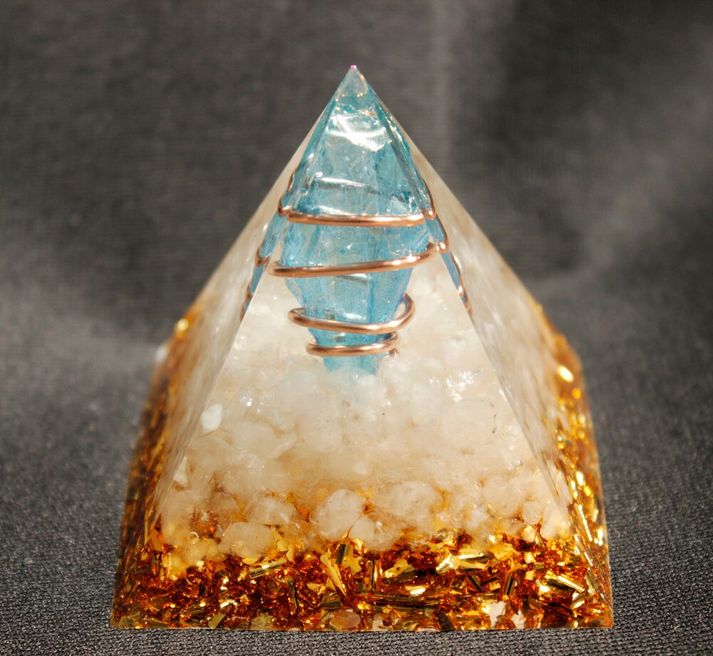 

Orgone Pyramid Chakra - White quartz, 501 Original