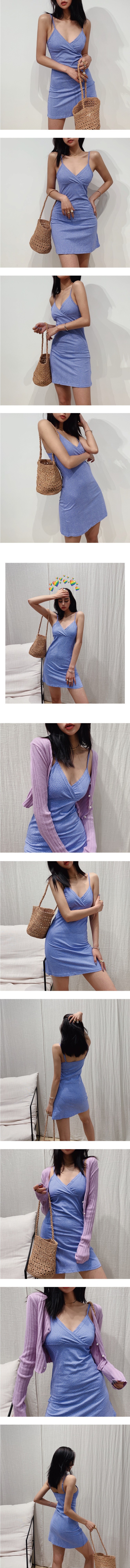 复制_欧美纯欲复古印花v领吊带连衣裙女夏202.jpg
