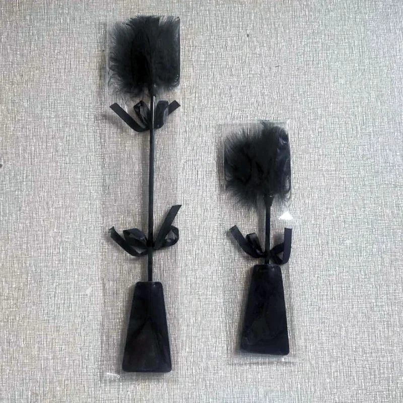 Brownm Flirting Feathers Patting Hand Skin Patting Ass Foreplay Tease Queen Patting Alternative To Toys Sex Adult Toys