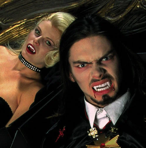 德古拉之屋-德古拉·芳斯â??? TILT专业化妆