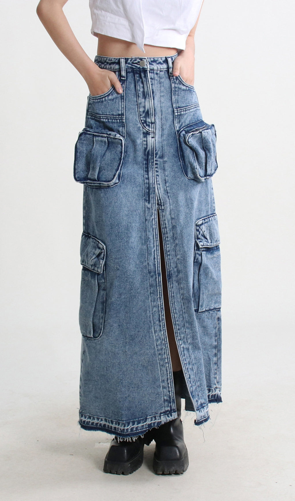 Pocket Split Denim Skirt In Blue Flowering Girl