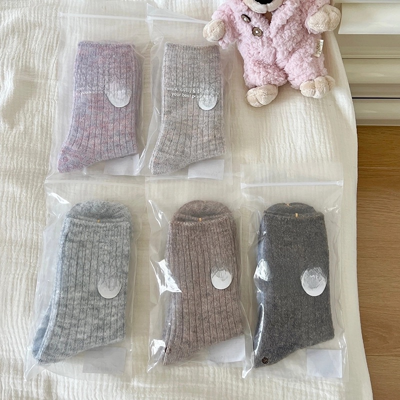 Elegant Lady Women's Solid Color Wool Crew Socks A Pair