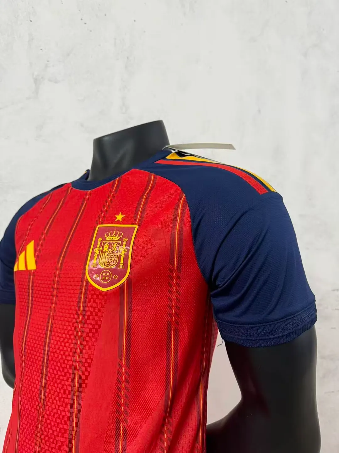 2026 Spain Home Player Version Men's Football T-Shirt Thai Quality