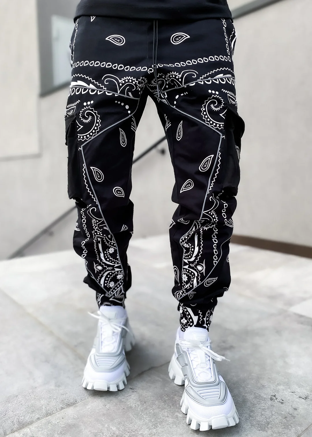  Fashion men's loose street style multi-pocket trousers